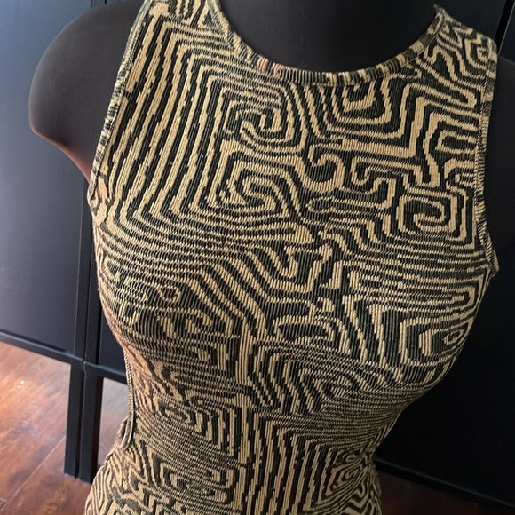 F21 Printed dress. - Picture 2 of 3